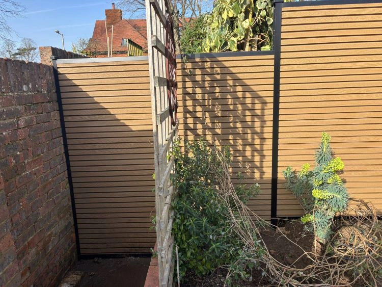 Durapost comtemporary fencing design